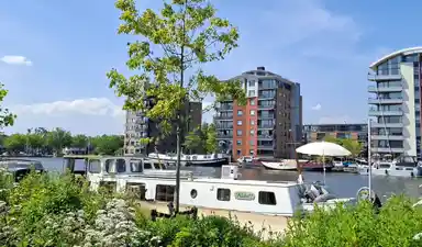60m2 Appartement à louer pour 2200€/mois à Zaanweg, Wormerveer