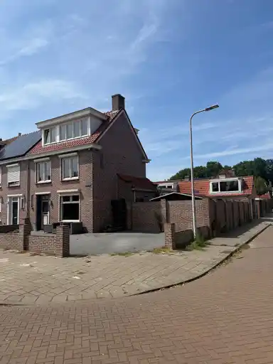134m2 house to rent for 2100€/month in Arendlaan 1, Tilburg