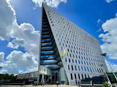 87m2 Appartement à louer pour 1745€/mois à Leyweg, The Hague