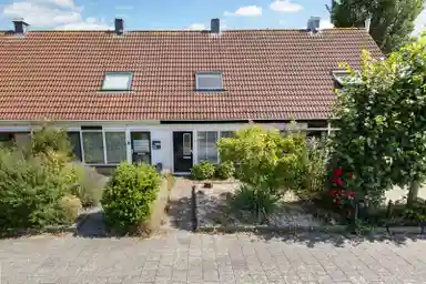 89m2 house to rent for 1210€/month in Lemmerstraat 33, Lelystad