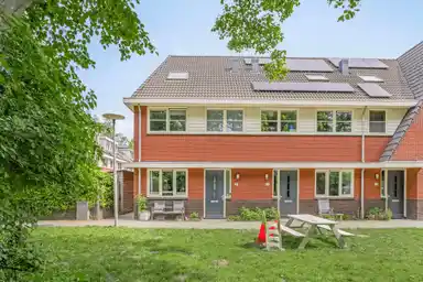 126m2 Haus zur Miete für 2895€/Monat in Vitóriadreef 27, Utrecht