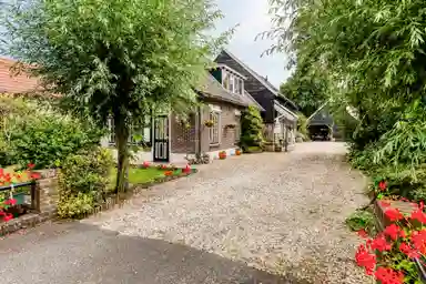 140m2 house to rent for 2195€/month in Tentweg 9, Stolwijk
