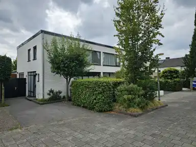 126m2 maison à louer pour 2295€/mois à Amstellaan, 's-Hertogenbosch