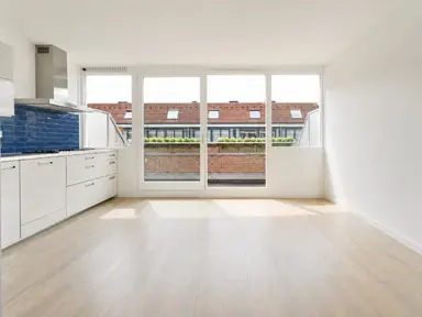 100m2 apartment to rent for 2250€/month in Reinwardtstraat, Amsterdam