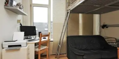 12m2 Chambre à louer pour 580€/mois à Goeverneurlaan 30, The Hague