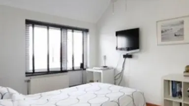 14m2 Chambre à louer pour 515€/mois à Korte Molenstraat 11, The Hague
