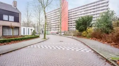 87m2 Appartement à louer pour 1070€/mois à De Koppele 54, Eindhoven