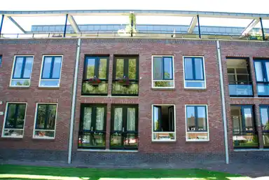83m2 Appartement à louer pour 1500€/mois à Doude van Troostwijkplein 15, Loenen aan de Vecht