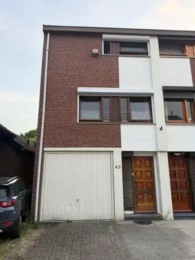 77m2 maison à louer pour 1200€/mois à Schandelerstraat, Heerlen