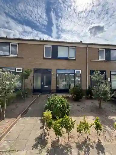 91m2 huis te huur voor 764.14€/maand in Wielewaalstraat 12, Goor