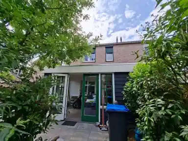 100m2 huis te huur voor 930€/maand in Crusaethof, Valkenswaard