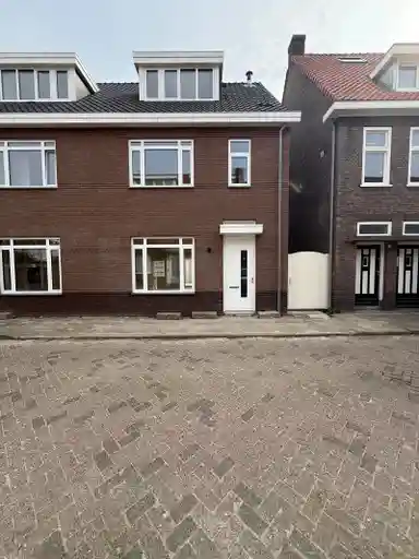 125m2 house to rent for 2100€/month in Kerkakkerstraat, Eindhoven