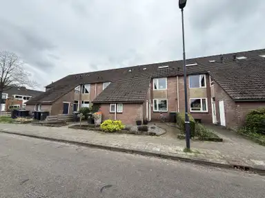 131m2 maison à louer pour 1200€/mois à Schuur, Drachten