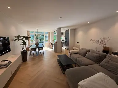116μ² μονοκατοικία προς ενοικίαση για 3295€/μήνα σε Walenburgerweg, Rotterdam
