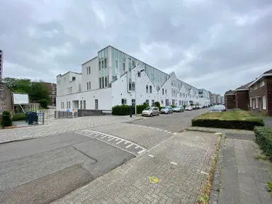 107m2 Appartement à louer pour 1648€/mois à Brouwersweg, Maastricht