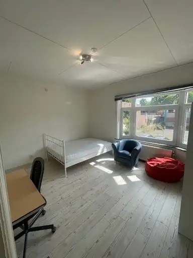 19μ² Δωμάτιο προς ενοικίαση για 650€/μήνα σε Drieschstraat, Heerlen