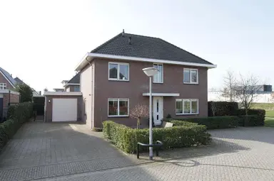 187m2 house to rent for 3500€/month in Goofystraat, Almere