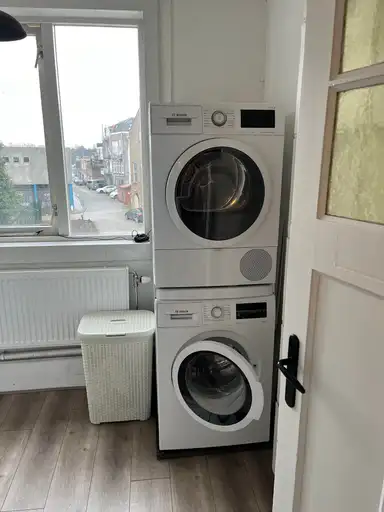 137m2 Appartement à louer pour 2250€/mois à A.F. de Savornin Lohmanstraat, Zaandam