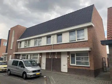 120m2 house to rent for 1725€/month in Pastoor van Leeuwenstraat 24, Helmond