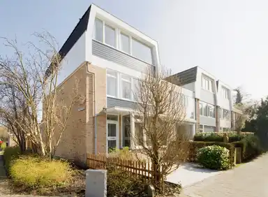 200m2 Casa in affitto per 5950€/mese a Gijsbrecht van Amstellaan 40, Amstelveen
