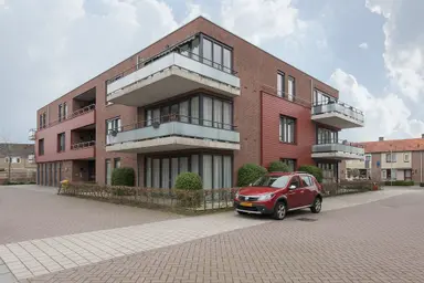 98m2 apartment to rent for 1096€/month in Stationsweg 34, Oldebroek