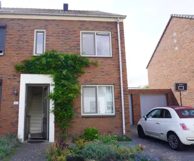 107m2 house to rent for 2000€/month in Schoolpad, Roermond
