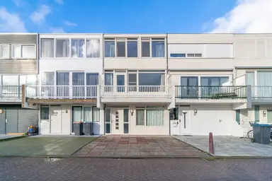 150m2 Casa in affitto per 2800€/mese a Langs de Baan, Uithoorn