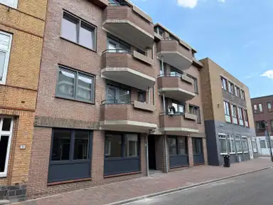 82m2 Appartamento in affitto per 1215€/mese a Marktstraat, Kerkrade