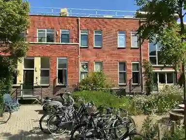 29m2 Chambre à louer pour 626.1€/mois à Boeimeersingel 8, Breda