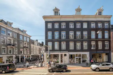 79m2 Appartamento in affitto per 2650€/mese a Van Baerlestraat 16-3, Amsterdam