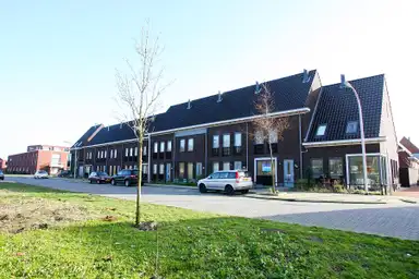 122m2 Casa in affitto per 2025€/mese a Floralaan 91, Pijnacker