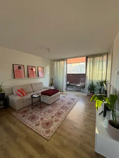 14m2 Chambre à louer pour 800€/mois à Stationslaan, Breda