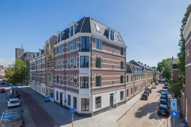 96m2 Appartement à louer pour 2450€/mois à Eerste Hasselaerstraat, Haarlem