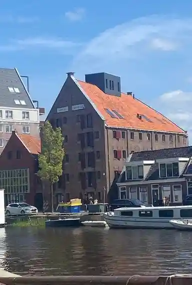 85m2 Appartement à louer pour 1070€/mois à Oostersingel, Leeuwarden