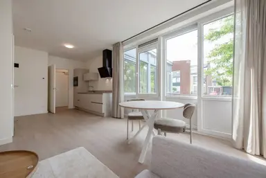 72m2 apartment to rent for 1950€/month in Uiverlaan 4, Maassluis