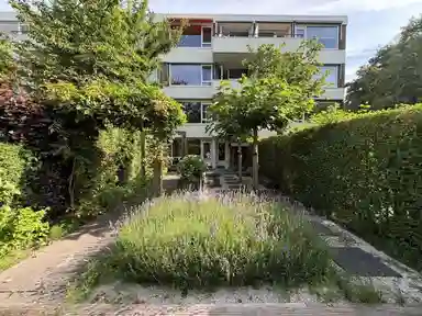 92m2 apartment to rent for 2495€/month in De Lairesselaan, Rotterdam