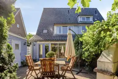 129m2 huis te huur voor 3750€/maand in Rijsbes, The Hague
