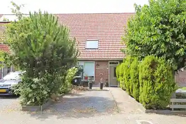 m2 maison à louer pour 713.02€/mois à Westerbeemd 14, Oosterhout