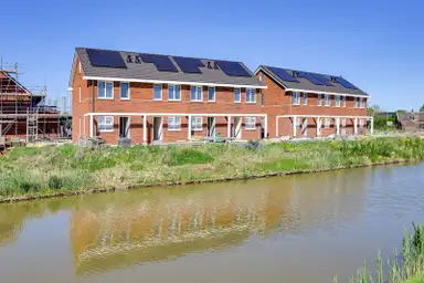 94m2 house to rent for 1895€/month in Uiterdijk 42, Strijen