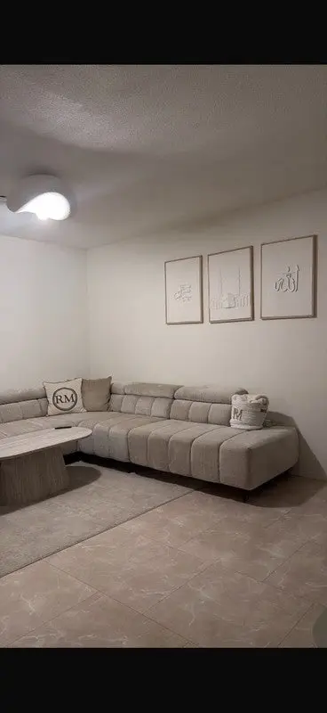 90m2 Appartement à louer pour 1250€/mois à Meppelweg 9, The Hague