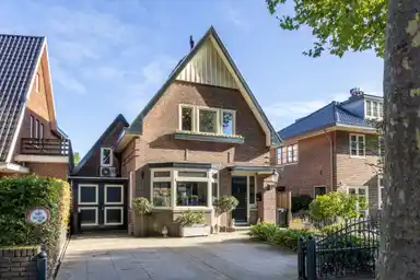 232m2 house to rent for 3485€/month in Zeestraat 151, Beverwijk