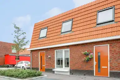 80m2 house to rent for 2250€/month in Tolstraat 6, Zaandam