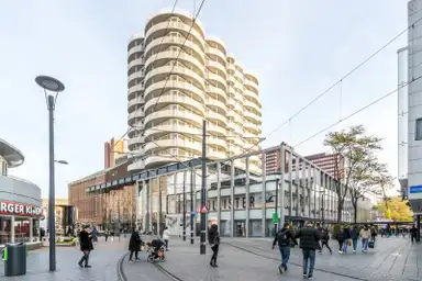 120m2 apartment to rent for 2150€/month in Van Oldenbarneveltplaats, Rotterdam