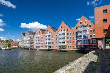 163m2 apartment to rent for 2650€/month in Zuiderplantsoen 48, Hoorn