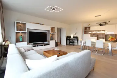 130m2 apartment to rent for 3400€/month in Wamberg 72, Amsterdam