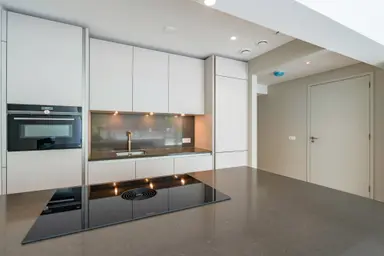 108m2 flat to rent for 2600€/month in Kruiskade 187, Rotterdam