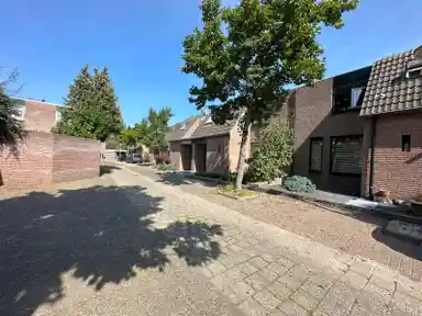 140m2 maison à louer pour 2325€/mois à Champagnehof, Eindhoven