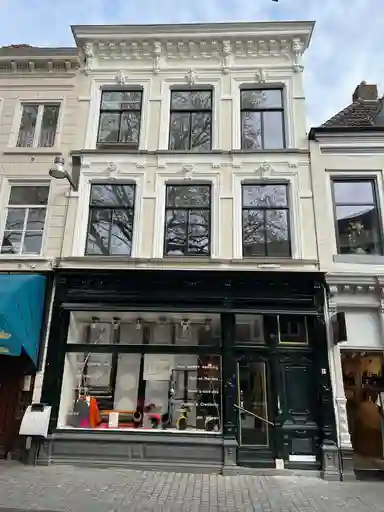 68m2 Wohnung zur Miete für 1750€/Monat in Veemarktstraat, Breda