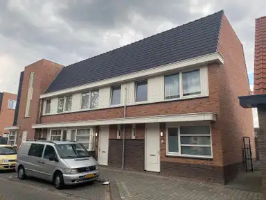 120m2 house to rent for 1725€/month in Pastoor van Leeuwenstraat, Helmond
