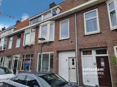 133m2 Haus zur Miete für 2350€/Monat in Valeriusstraat, Vlaardingen